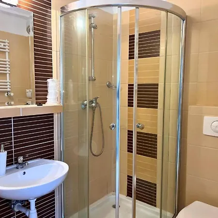 Niron Marina Szalonego Greka Hotel