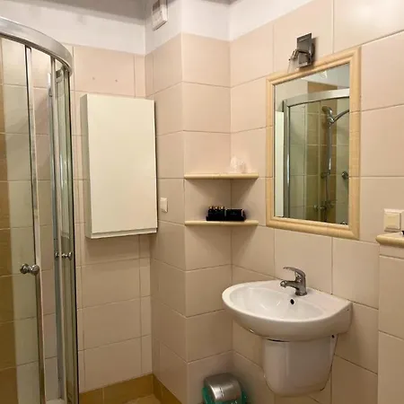 Hotel Niron Marina Szalonego Greka *