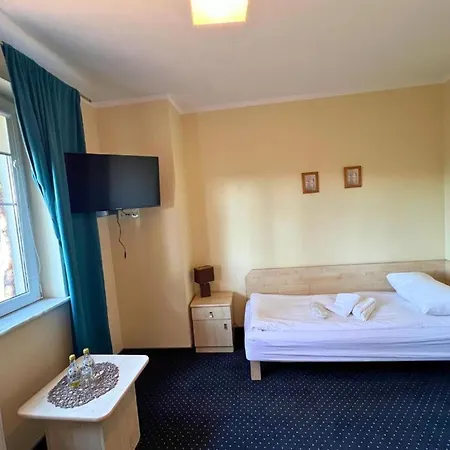 Hotel Niron Marina Szalonego Greka *