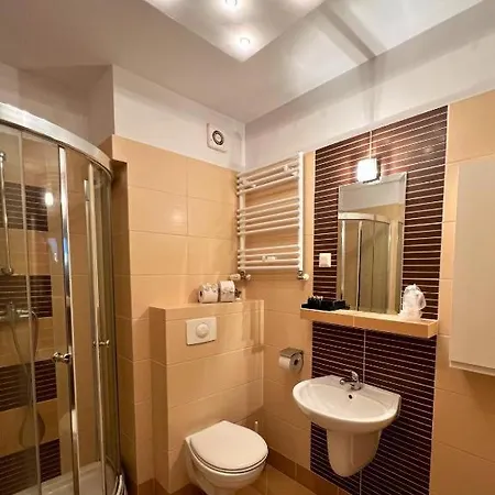 Hotel Niron Marina Szalonego Greka *